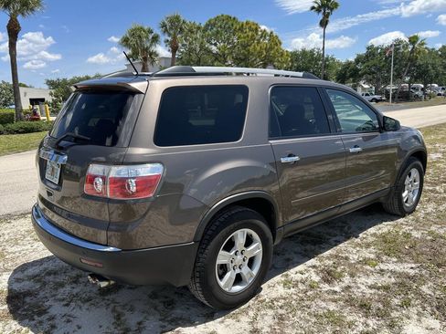 Used 2011 GMC Acadia SLE FWD image 5