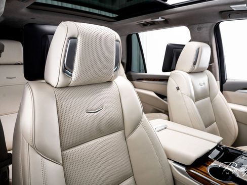 Used 2025 Cadillac Escalade Sport Platinum w/ LPO, Floor Liner Package image 34