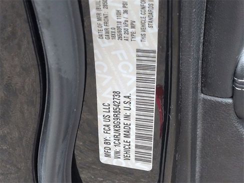 Certified 2024 Jeep Grand Cherokee L Limited w/ Luxury Tech Group II image 35