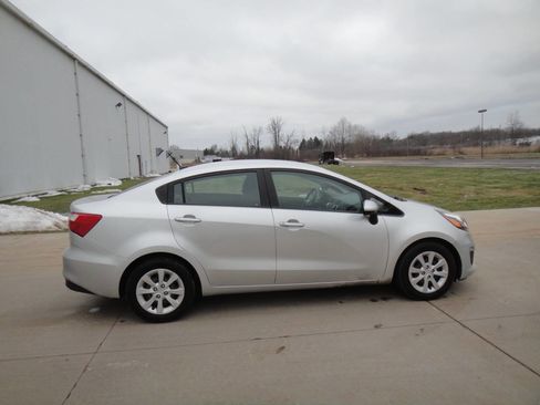 Used 2017 Kia Rio LX image 5