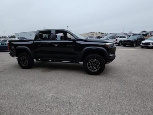Used 2024 Chevrolet Colorado ZR2 w/ Technology Package image 6