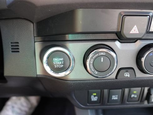 Used 2023 Toyota Tacoma TRD Pro AWD/4WD image 32