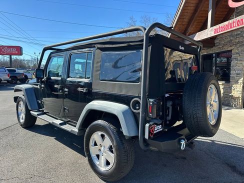 Used 2013 Jeep Wrangler Unlimited Sport image 4