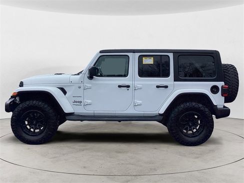 Used 2018 Jeep Wrangler Unlimited Sahara image 2