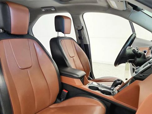 Used 2016 Chevrolet Equinox LTZ w/ Enhanced Convenience Package FWD image 39