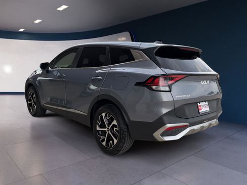 Used 2023 Kia Sportage EX image 3