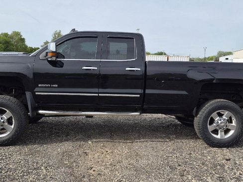 Used 2016 Chevrolet Silverado 2500 LTZ AWD/4WD image 6