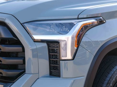 Used 2024 Toyota Tundra Limited AWD/4WD image 12