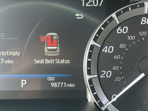 Used 2023 Toyota Highlander XSE FWD image 16