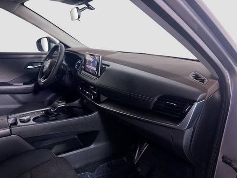 Used 2022 Nissan Rogue SV AWD/4WD image 30