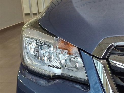 Used 2018 Subaru Forester 2.5i Premium w/ All-Weather Package image 11