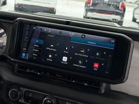 Used 2024 Jeep Wrangler Unlimited image 24