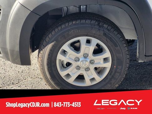 New 2025 RAM ProMaster 2500 w/ Quick Order Package 22G SLT image 10