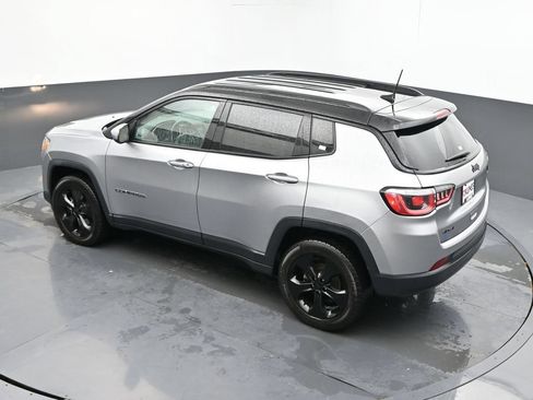 Used 2019 Jeep Compass Latitude AWD/4WD image 18