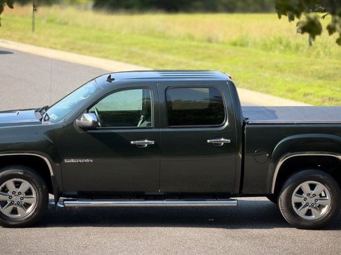 Used 2013 GMC Sierra 1500 SLE w/ Power Tech Package AWD/4WD image 3