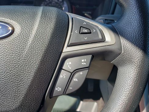 Used 2018 Ford Fusion SE w/ Fusion SE Technology Package FWD image 13