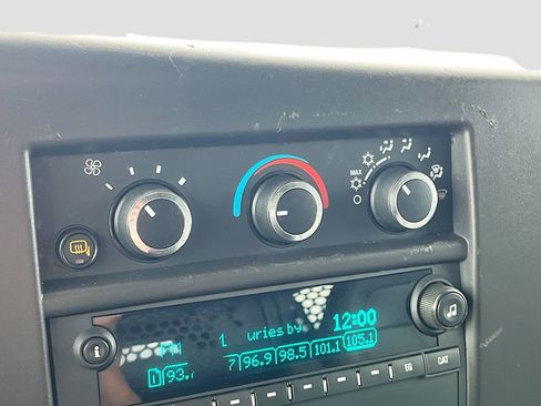 Used 2024 GMC Savana 2500 w/ Driver Convenience Package image 14