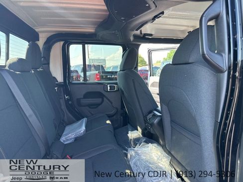 New 2025 Jeep Gladiator Sport image 15