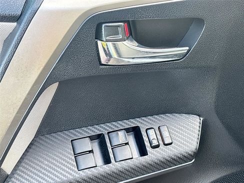 Used 2014 Toyota RAV4 XLE image 19