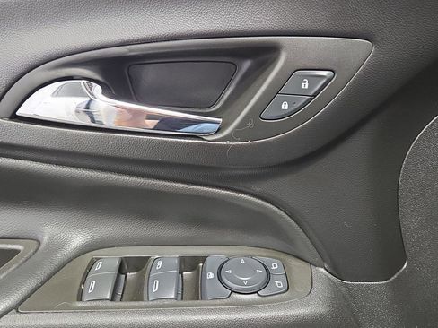 Used 2024 Chevrolet Equinox LT image 19