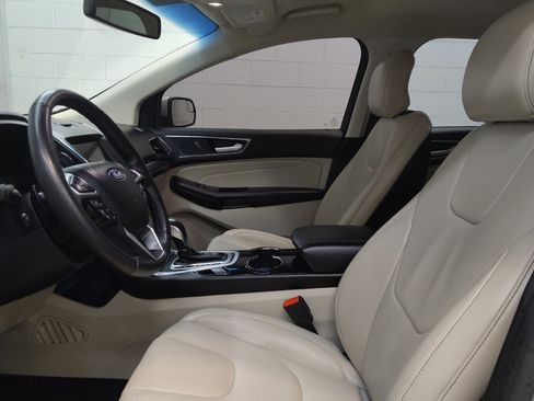 Used 2018 Ford Edge Titanium w/ Technology Package AWD/4WD image 17