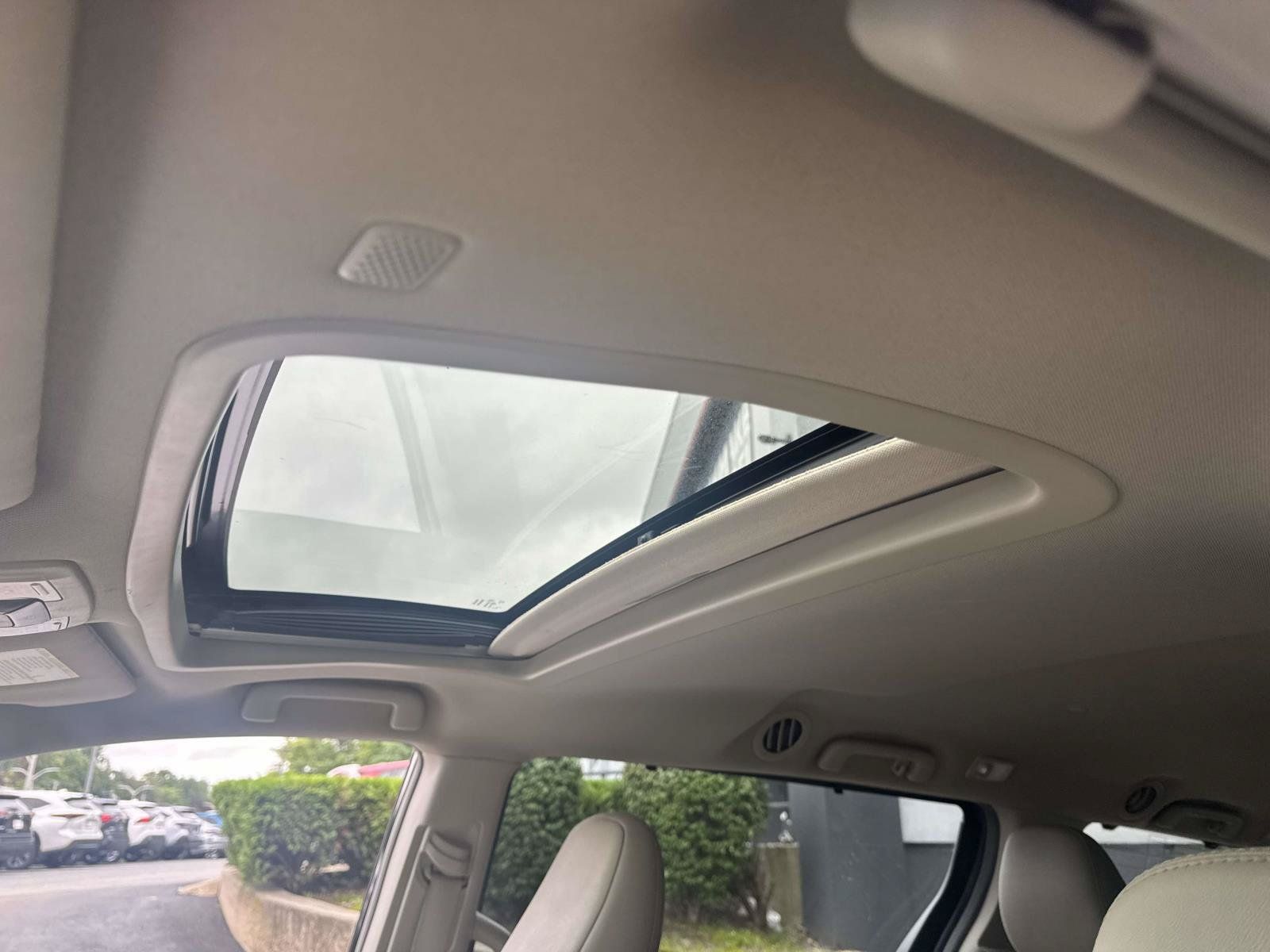 Used 2019 Toyota Sienna XLE w/ XLE Navigation Package FWD image 19