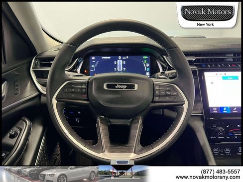 Used 2023 Jeep Grand Cherokee 4WD 4xe w/ Luxury Tech Group II image 16