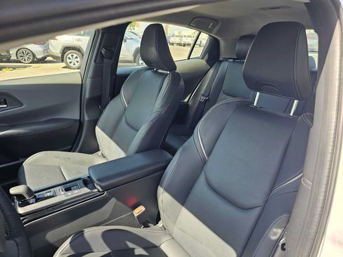 Certified 2026 Toyota Prius XLE FWD image 21