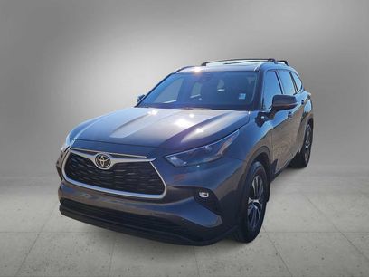 Used 2022 Toyota Highlander XLE