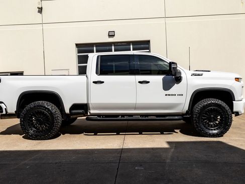 Used 2022 Chevrolet Silverado 2500 LTZ w/ LTZ Plus Package image 11