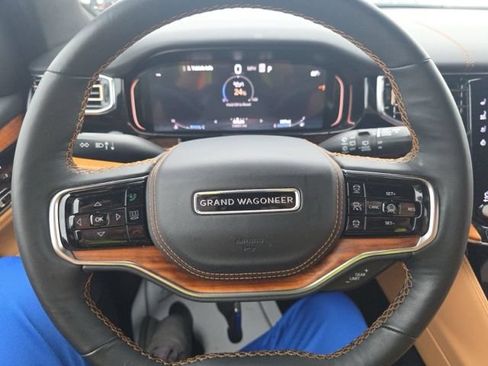 Used 2025 Jeep Grand Wagoneer Series III AWD/4WD image 9
