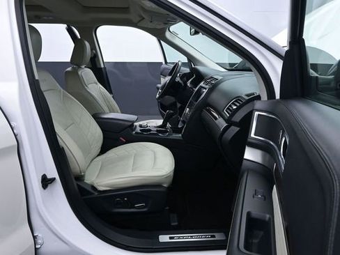 Used 2018 Ford Explorer Platinum AWD/4WD image 20