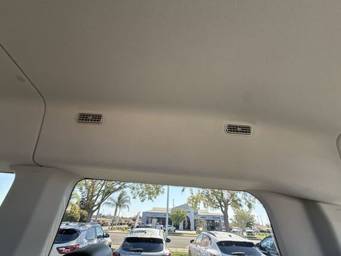 Used 2020 Ford Transit 150 XL image 18