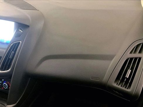 Used 2017 Ford Focus SEL w/ Cold Weather Package image 15