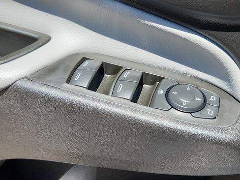 Used 2024 Chevrolet Equinox LT AWD/4WD image 9