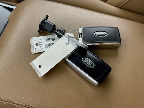 Used 2023 Land Rover Range Rover SE AWD/4WD image 17