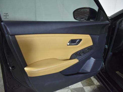 Certified 2023 Nissan Sentra SV w/ SV Premium Package FWD image 7