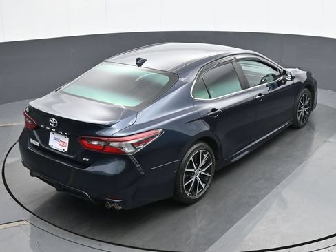 Used 2021 Toyota Camry SE FWD image 21