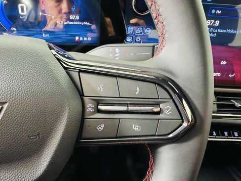 Used 2025 Chevrolet Equinox EV RS image 12