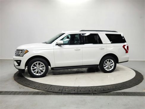 Used 2020 Ford Expedition XLT image 4