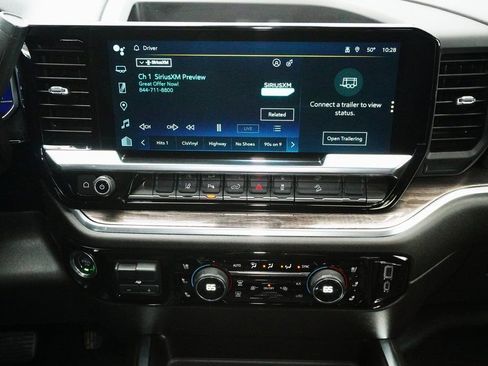 Used 2025 Chevrolet Silverado 2500 LTZ w/ LTZ Premium Package image 18