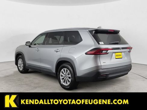 Used 2025 Toyota Grand Highlander AWD image 7