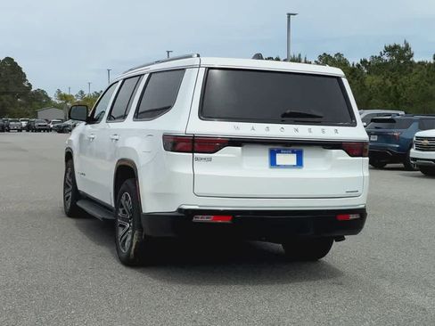 Used 2024 Jeep Wagoneer Series II w/ Flexible Seating Group AWD/4WD image 7