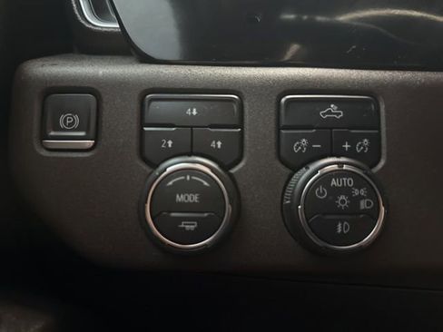 Used 2024 Chevrolet Silverado 3500 LT w/ Convenience Package image 30