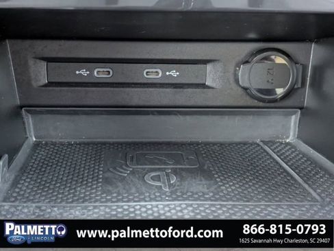 Used 2022 Volkswagen Tiguan SE w/ Panoramic Sunroof Package image 22