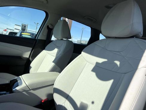 Certified 2025 Hyundai Tucson SE image 10