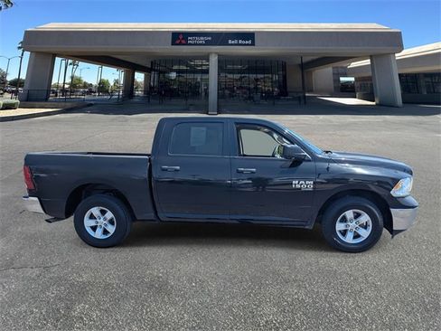 Used 2022 RAM 1500 Classic SLT image 7