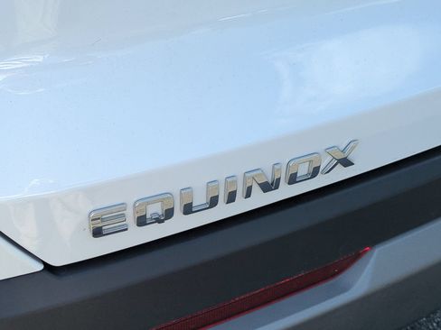 Used 2026 Chevrolet Equinox LT FWD image 32