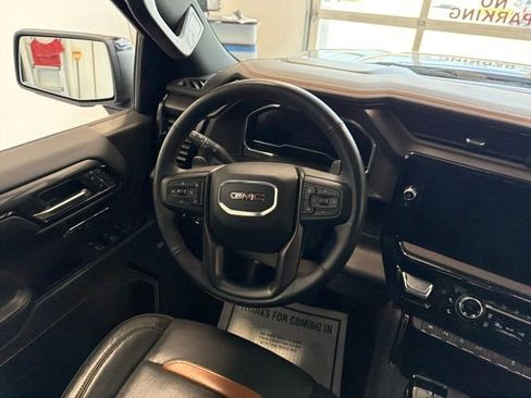 Used 2024 GMC Sierra 1500 AT4 w/ Technology Package AWD/4WD image 33