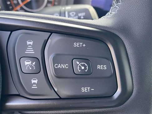 New 2025 Jeep Gladiator Sport image 27